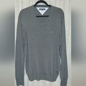 Tommy Hilfiger Men's Charcoal V-Neck Lightweight Sweater
